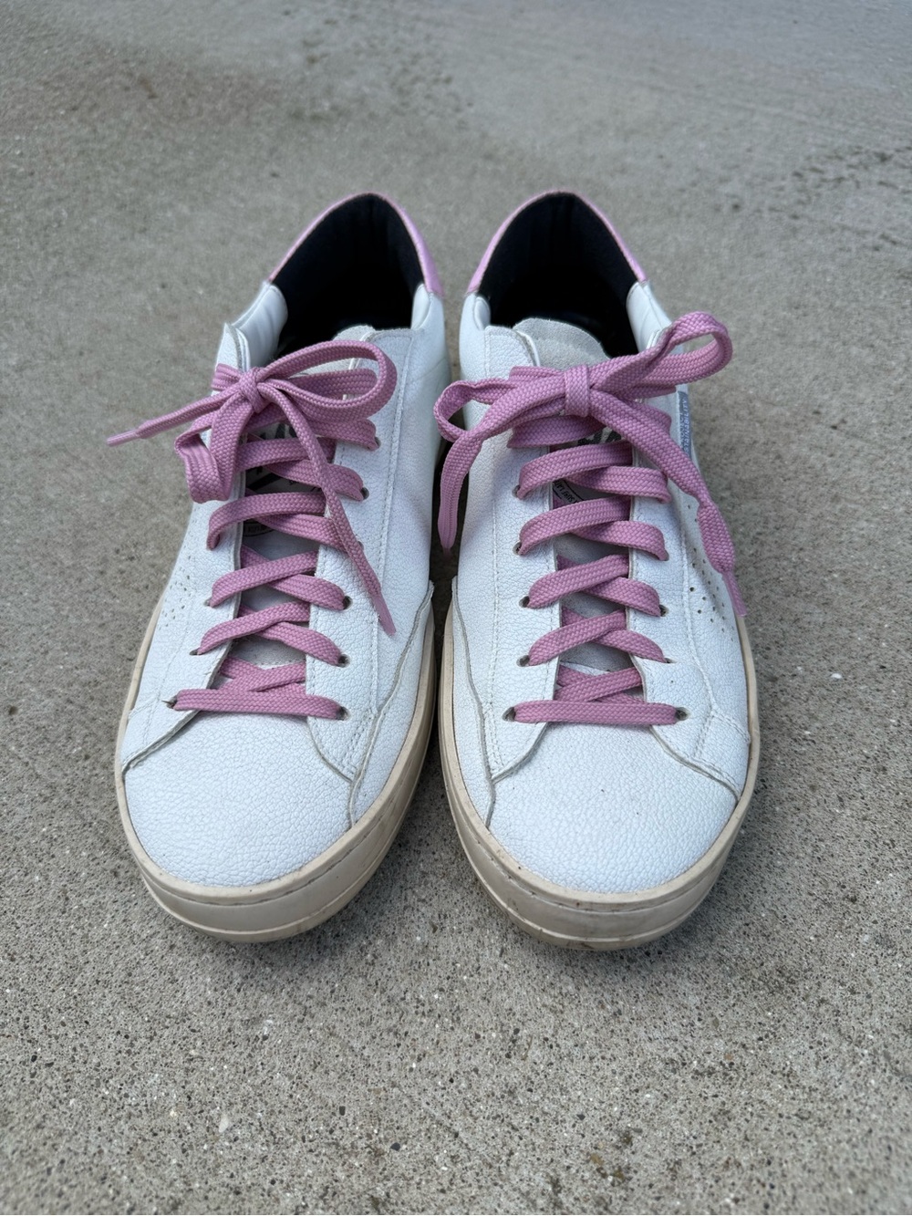 P448 White Lionfish Leather Sneakers with Pink Laces
